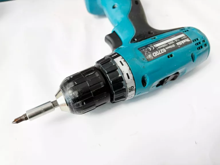 WKRĘTARKA MAKITA 2-BIEGI 6270D 12V 2X 2.0AH WALIZKA