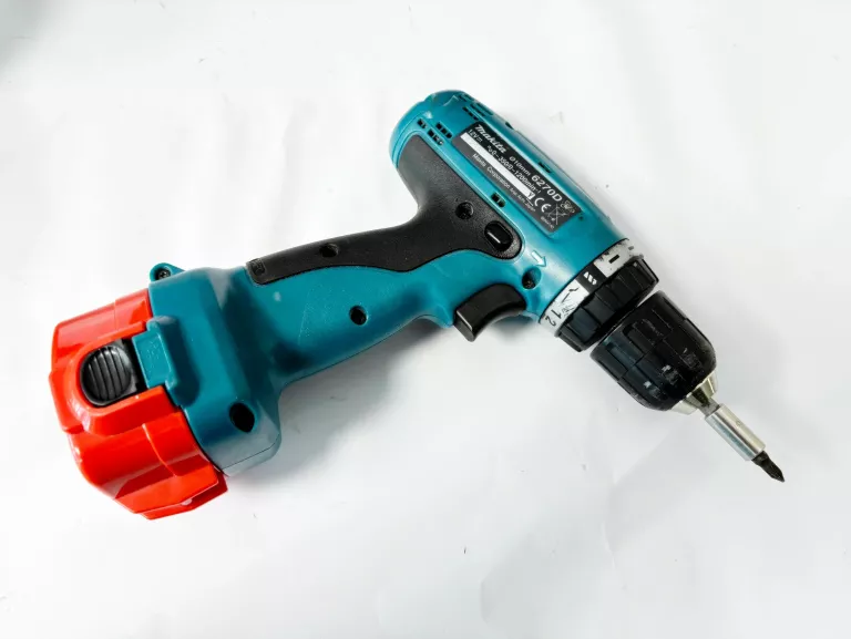 WKRĘTARKA MAKITA 2-BIEGI 6270D 12V 2X 2.0AH WALIZKA