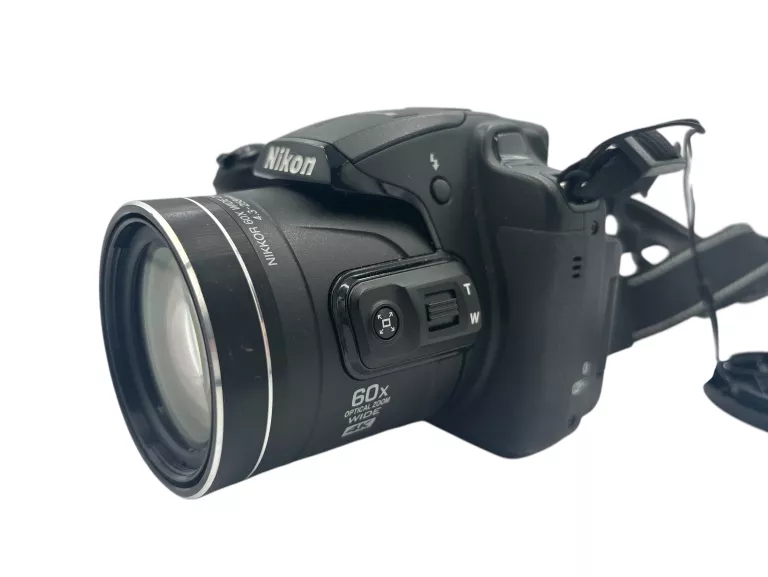 APARAT NIKON COLPIX B700