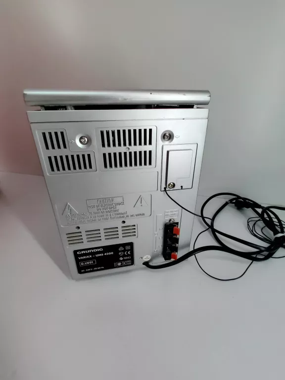 WIEŻA GRUNDIG VARIXX-UMS 4200