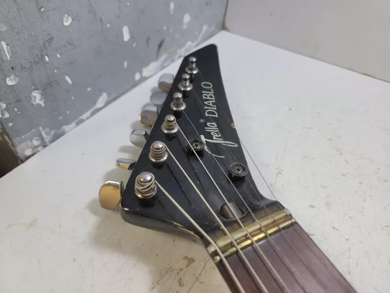 GITARA ELEKTRYCZNA  TRELLA DIABLO