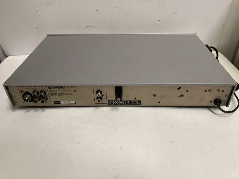 YAMAHA AM/FM STEREO TUNER T-05