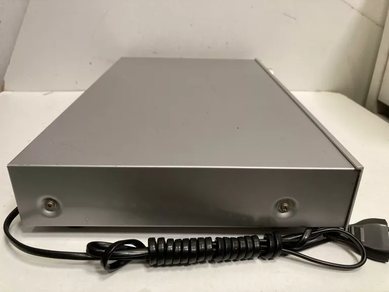 YAMAHA AM/FM STEREO TUNER T-05