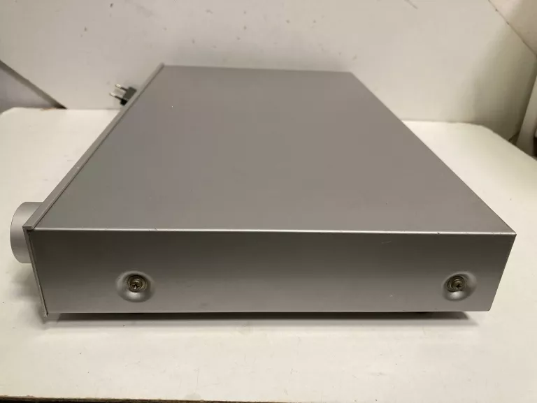 YAMAHA AM/FM STEREO TUNER T-05