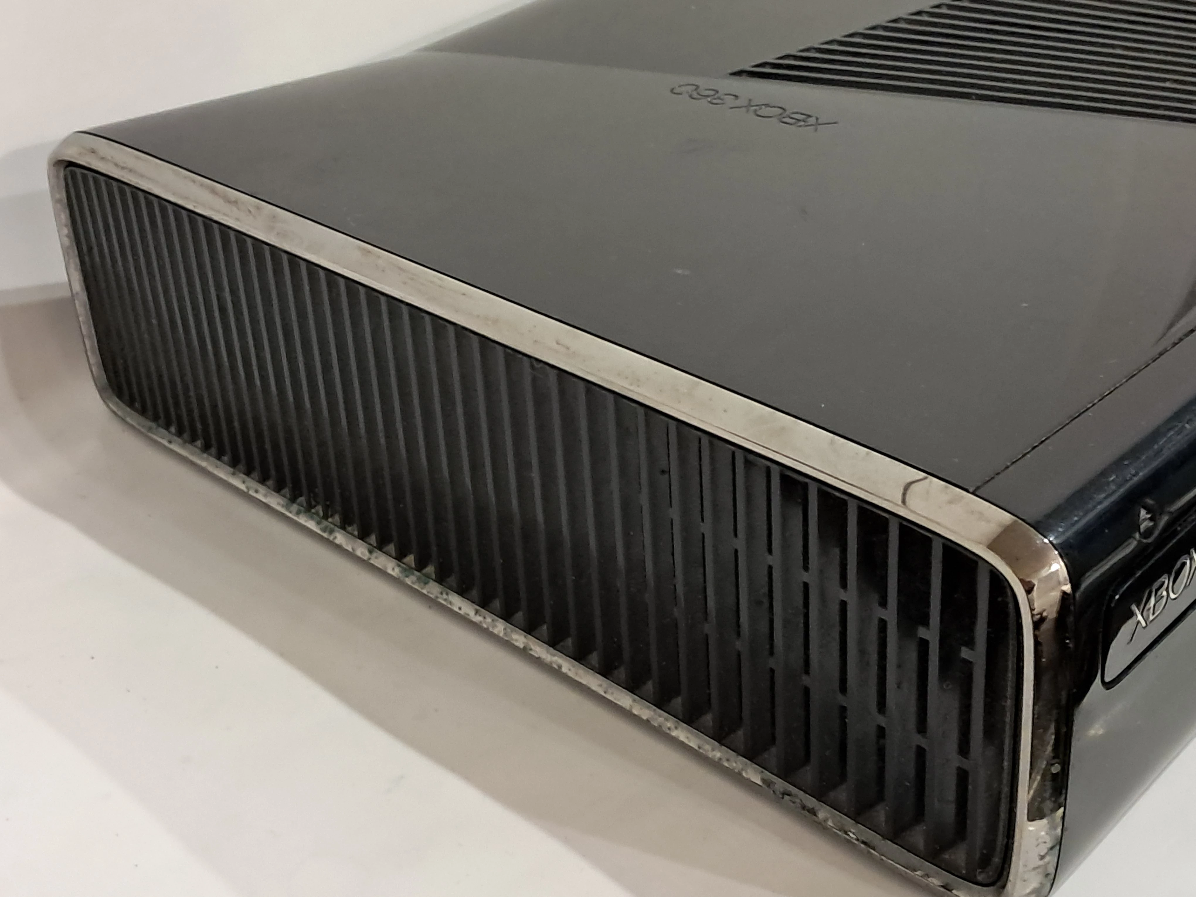 konsola-xbox-360s-500gb-2-pady-gry-i-okblowanie-kolor-206002-225590