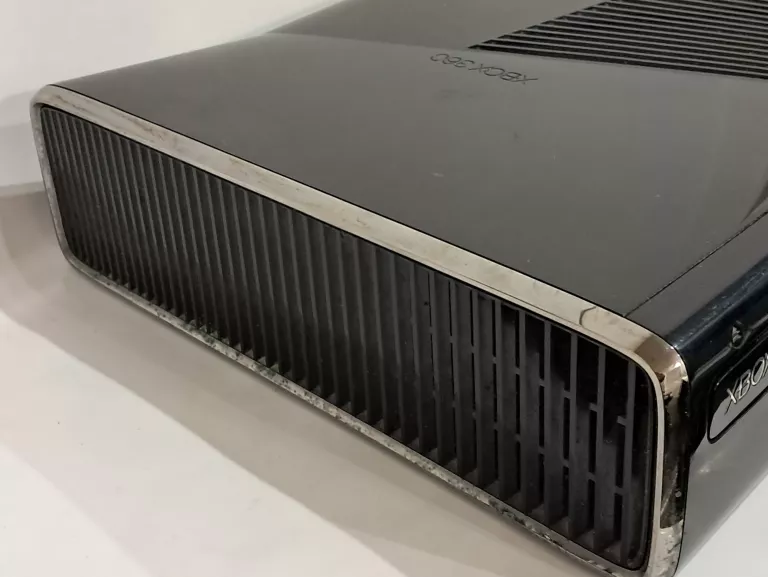 konsola-xbox-360s-500gb-2-pady-gry-i-okblowanie-kolor-206002-225590