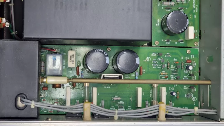 wzmacniacz-tranzystorowo-lampowy-vincent-sv-226-kolor-718-2