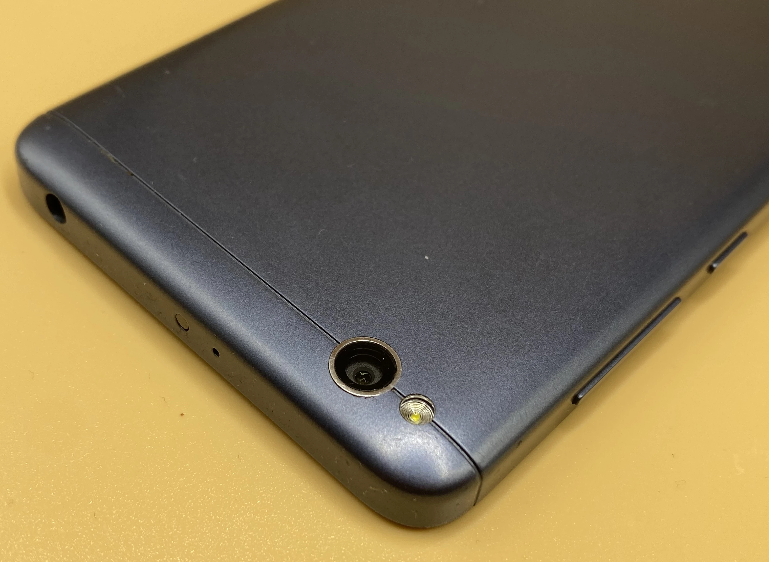 telefon-xiaomi-redmi-4a-32-gb2-ram-zespsuty-dotyk-kolor-127448-3