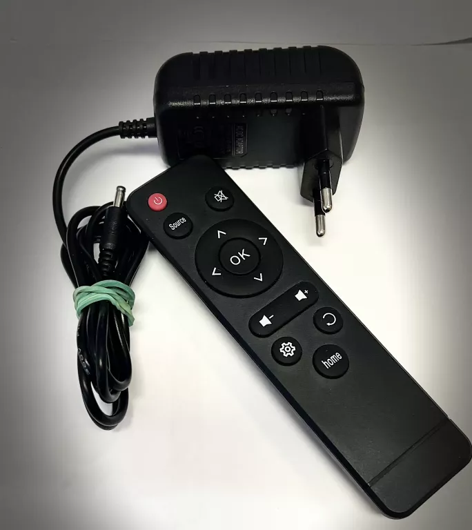 PRZENOŚNY RZUTNIK MINI PROJEKTOR LED FULL ZESTAW PILOT I ZASILACZ HD USB