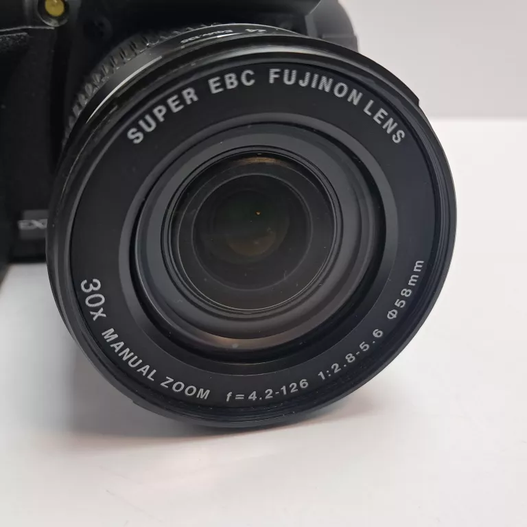 APARAT FUJIFILM HS25EXR