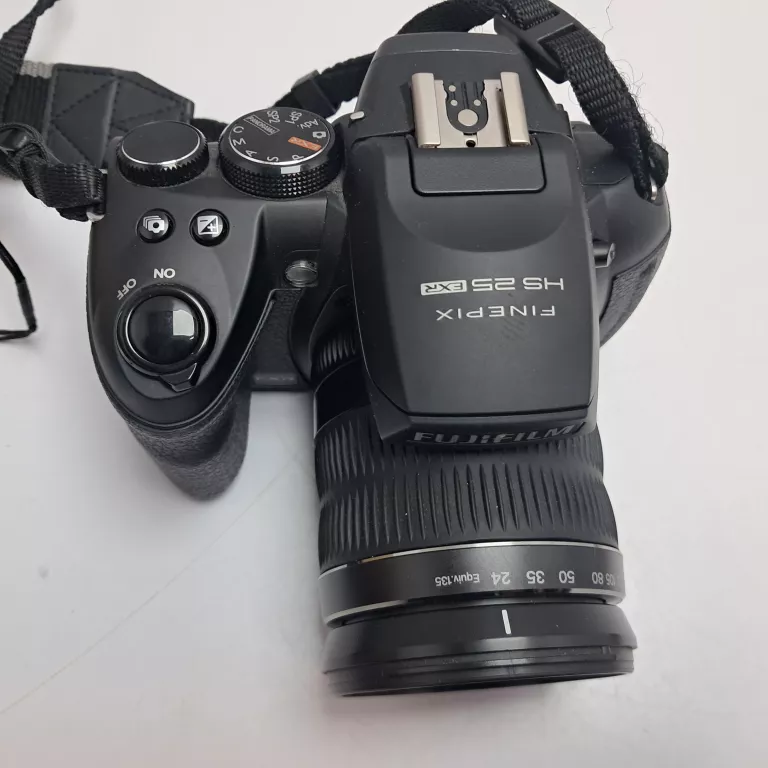 APARAT FUJIFILM HS25EXR
