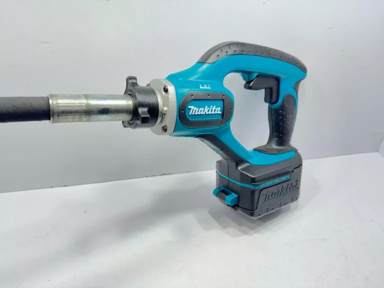 AKUMULATOROWY ZAGESZCZACZ WIBRATOR DO BETONU 18V MAKITA DVR450Z