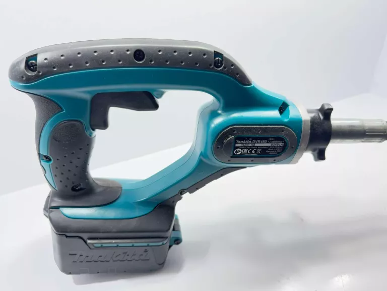 AKUMULATOROWY ZAGESZCZACZ WIBRATOR DO BETONU 18V MAKITA DVR450Z