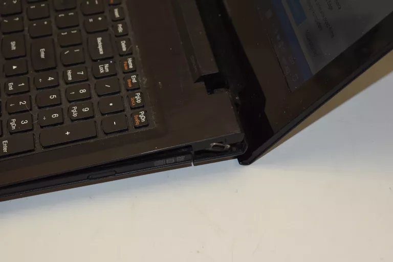 LAPTOP LENOVO G50-70 URWANY ZAWIAS