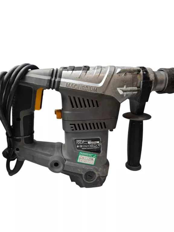 MŁOTOWIERTARKA TITAN TTB653SDS 1500W 8J SDS PLUS Z WALIZKĄ
