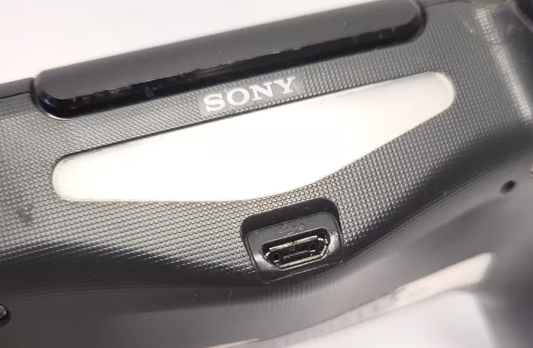 PAD DO PS4 SONY CZARNY - NIE ŁADUJE SIĘ