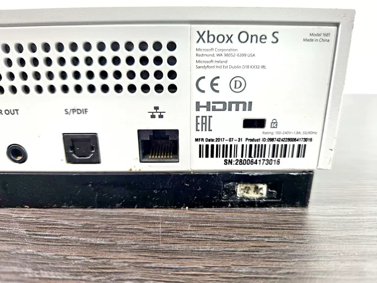 KONSOLA XBOX ONE S 500GB + PAD SERIES X + FARMING SIMULATOR 22