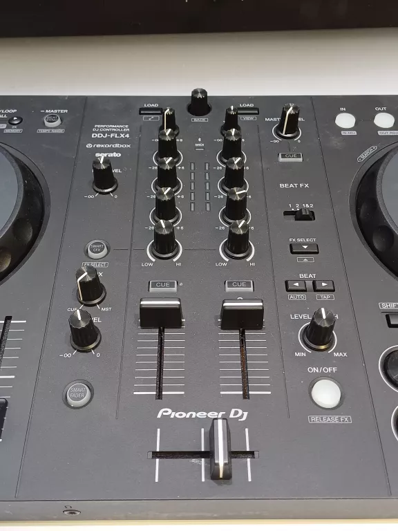 DWUKANAŁOWY KONTROLER DJ PIONEER DDJ-FLX4