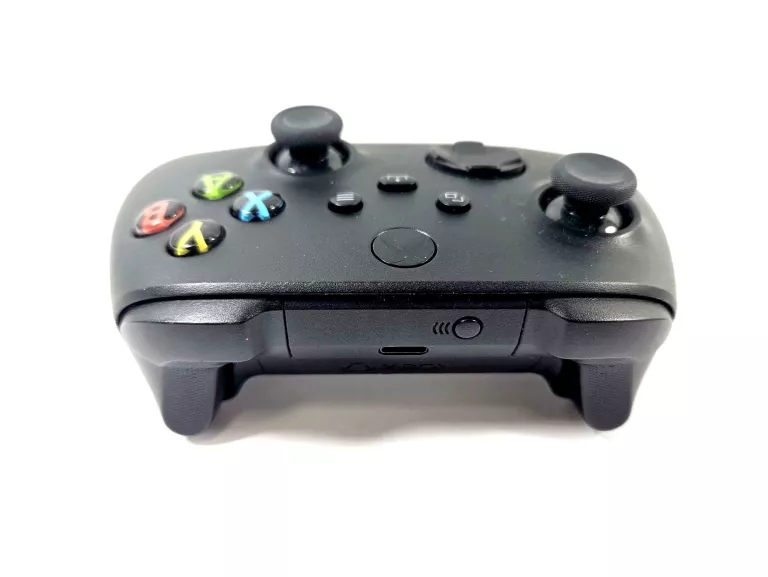 KONSOLA XBOX ONE S 500GB + PAD SERIES X + FARMING SIMULATOR 22