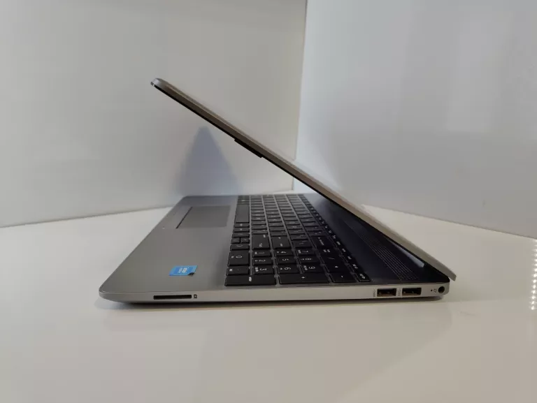 LAPTOP HP 250 G9 15,6" CELERON/8RAM/256SSD/WIN 11