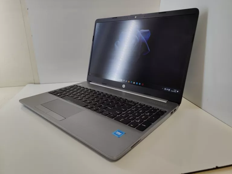 LAPTOP HP 250 G9 15,6" CELERON/8RAM/256SSD/WIN 11