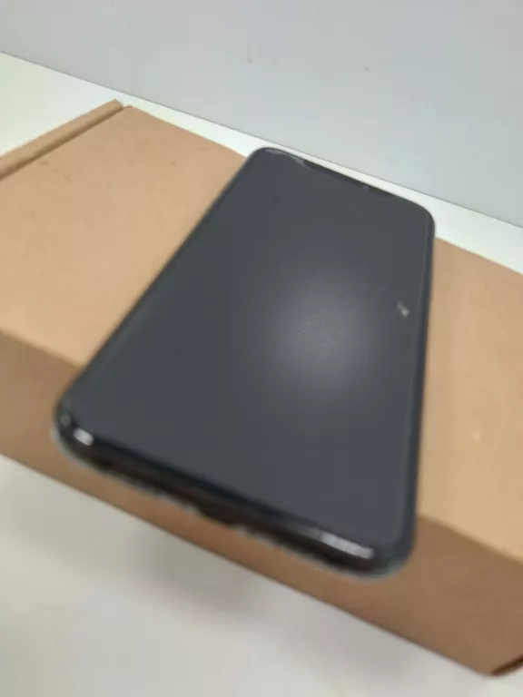 TELEFON APPLE IPHONE 11 PRO 256GB BATERIA 65%