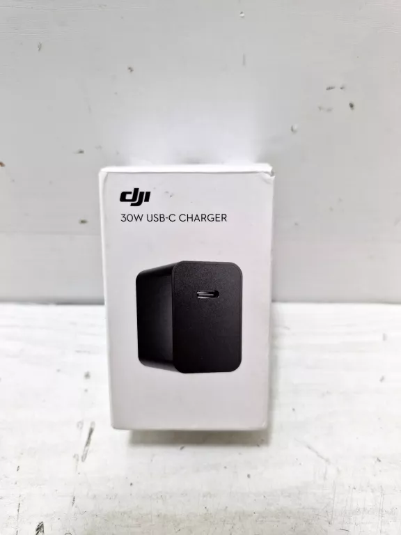 KOSTKA ŁADUJĄCA DJI 30W USB-C CHARGER (WEJŚCIE ANGIELSKIE)