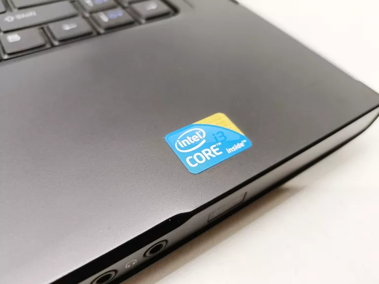 LAPTOP DELL VOSTRO 3500 | INTEL CORE I3 2,27 GHZ | 3 GB RAM | 232 GB