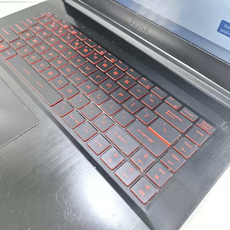 MSI MS-16R3 15.6'FHD I5-8300H 8GB/2667 SSD256GB GTX1050