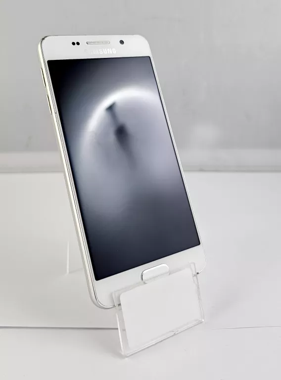 TELEFON SAMSUNG GALAXY A3 2016 ZBITY Z TYŁU
