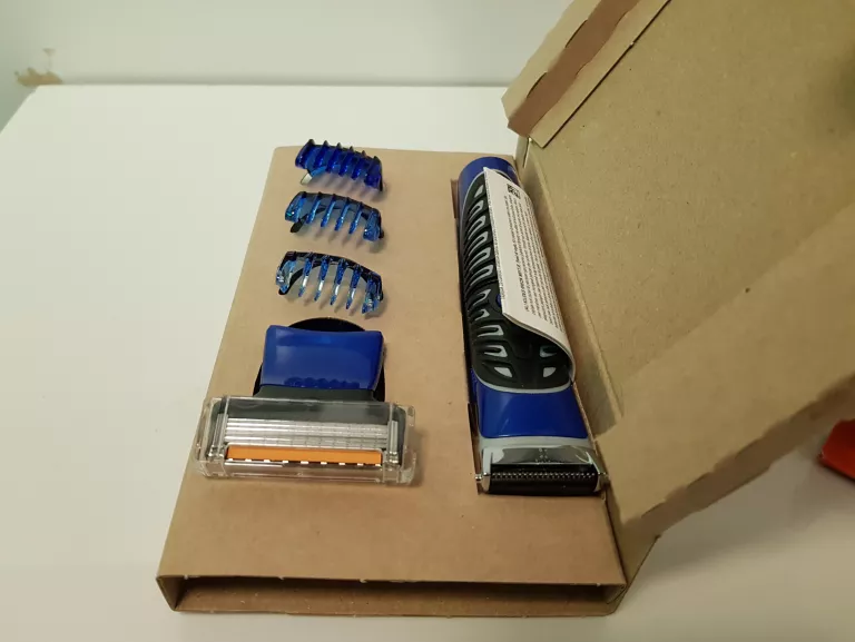 GILLETTE STYLER 4W1 MASZYNKA DO GOLENIA TRYMER OSTRZE PROGLIDE + 3 NASADKI