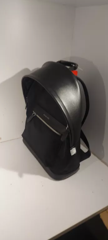 plecak-kolor-czarny-material-dominujacy-203885-218281