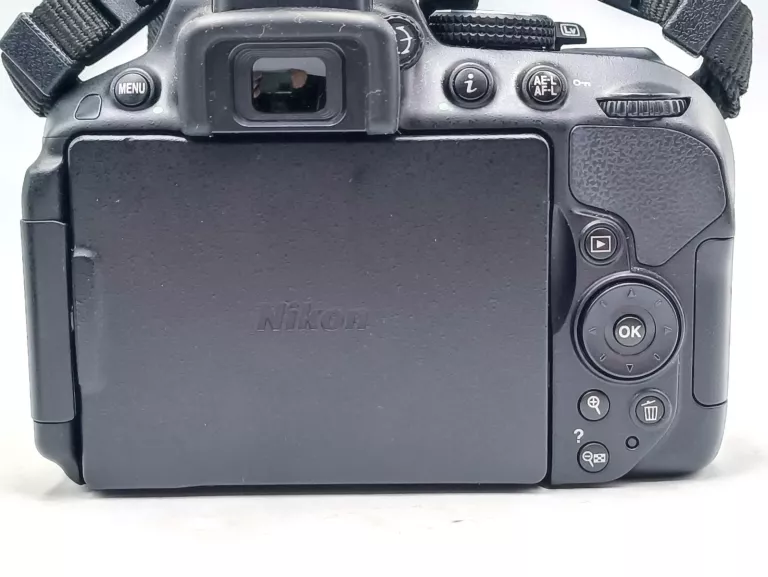 APARAT NIKON D5300 + OBIKETYW 18-55 STAN IDEALNY!!