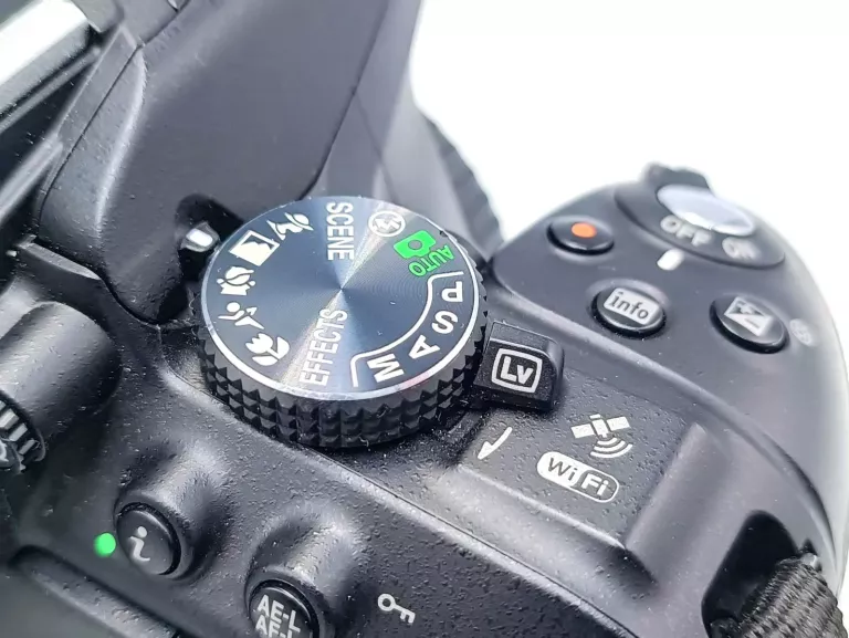 APARAT NIKON D5300 + OBIKETYW 18-55 STAN IDEALNY!!