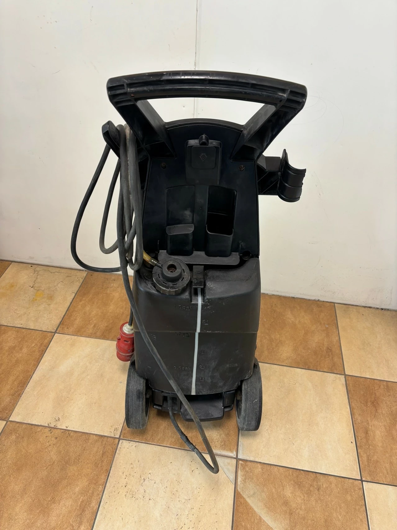 myjka-cisnieniowa-karcher-hd-895-s-stan-opakowania-229205-340261