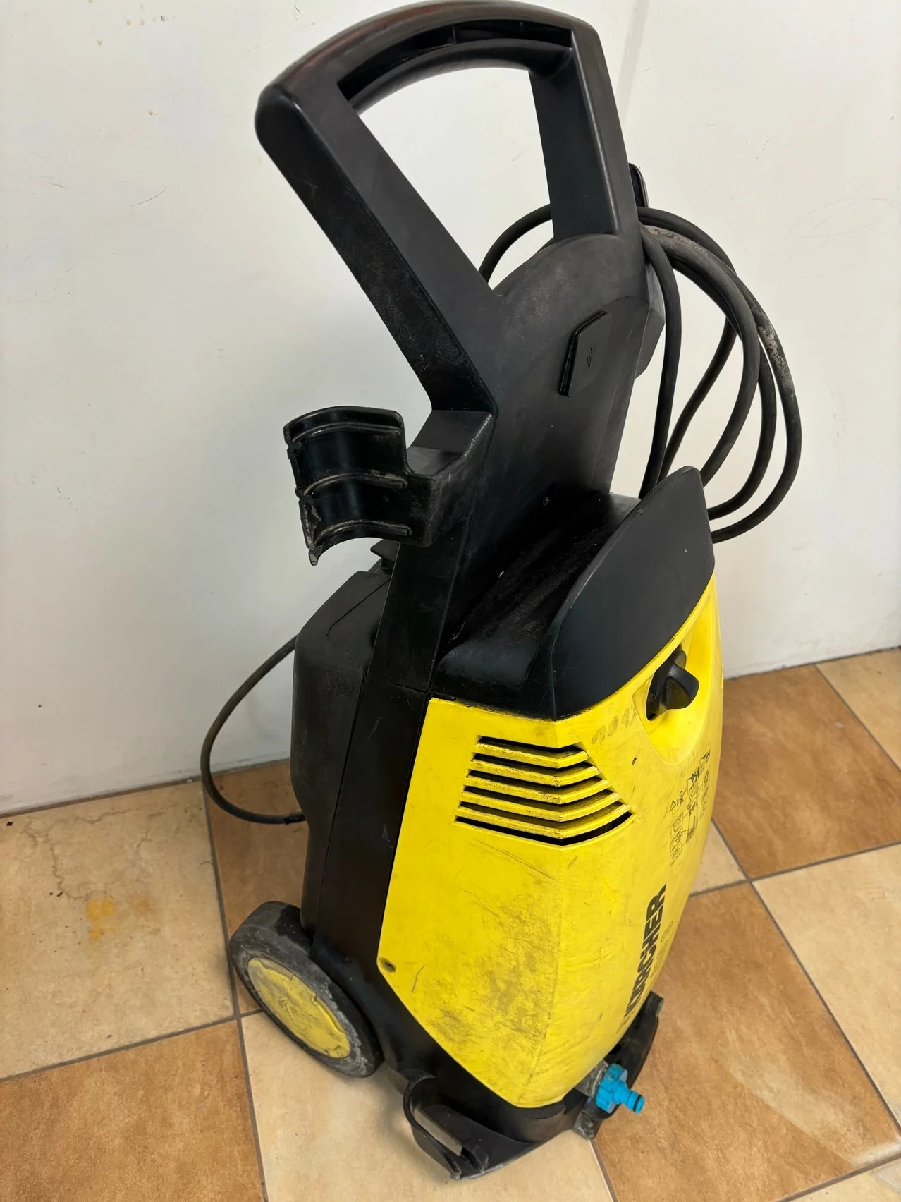 myjka-cisnieniowa-karcher-hd-895-s-cisnienie-robocze-195