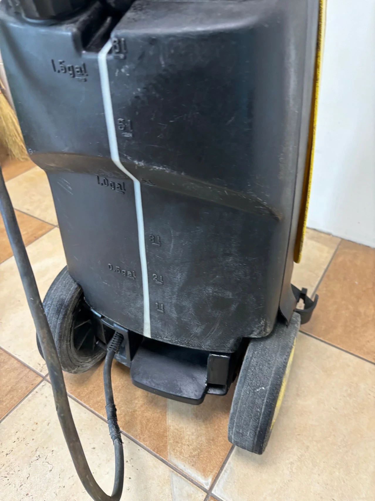 myjka-cisnieniowa-karcher-hd-895-s-sciegiennego-64-poznan