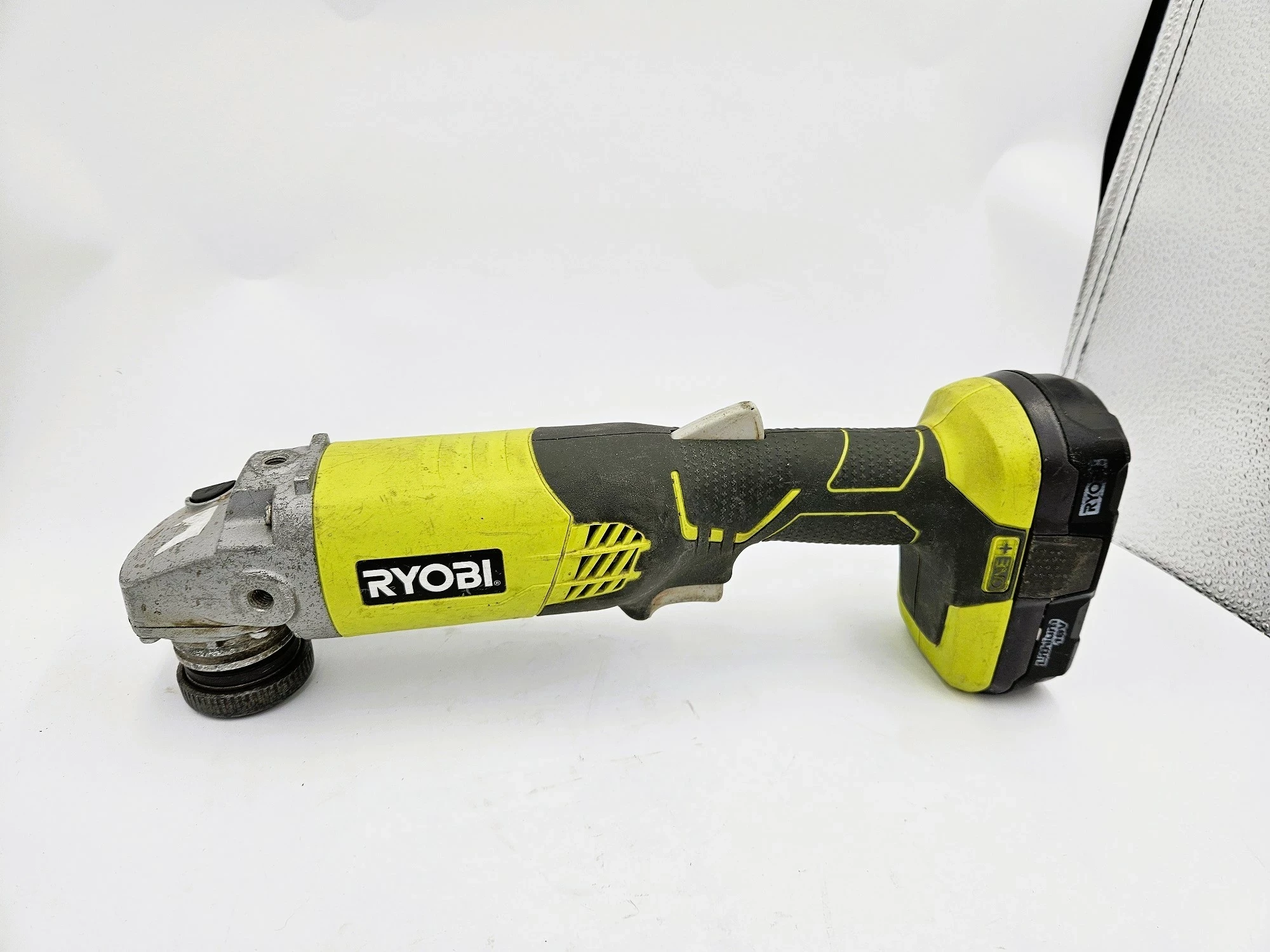 szlifierka-katowa-aku-ryobi-r18ag-aku-18v-13ah-ean-gtin-4892210123657