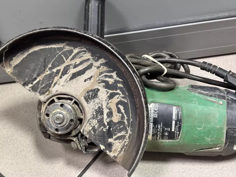 SZLIFIERKA KĄTOWA HITACHI G23SW2 2200W