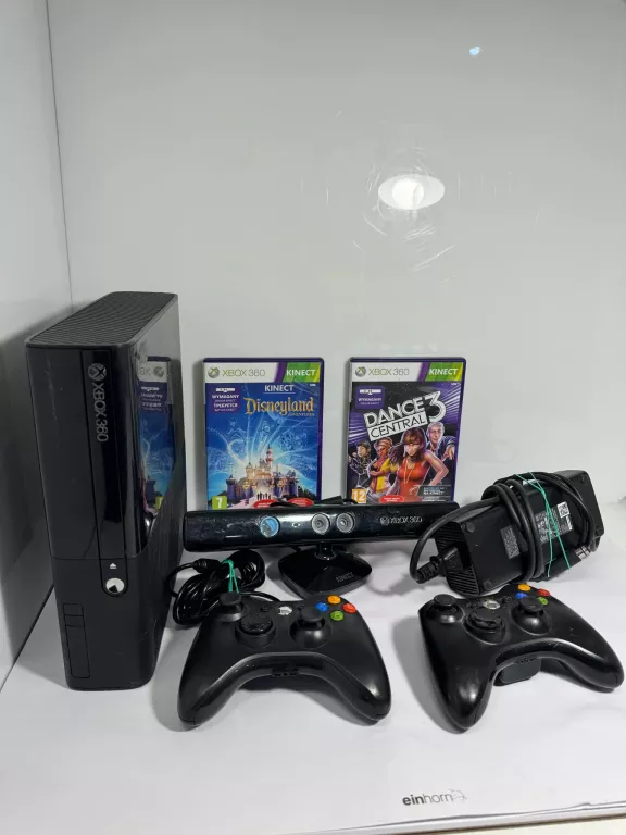 KONSOLA XBOX 360 500GB / OKAB / KINECT / 2 PADY / 2 GRY