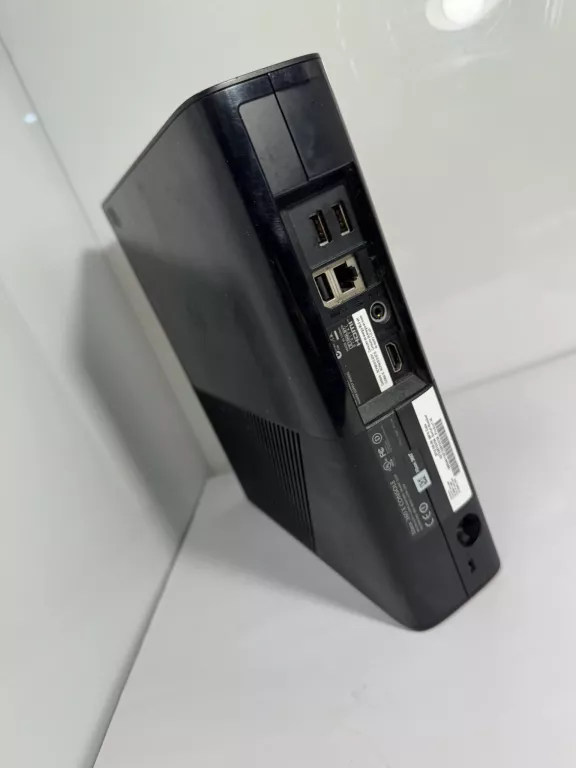 KONSOLA XBOX 360 500GB / OKAB / KINECT / 2 PADY / 2 GRY