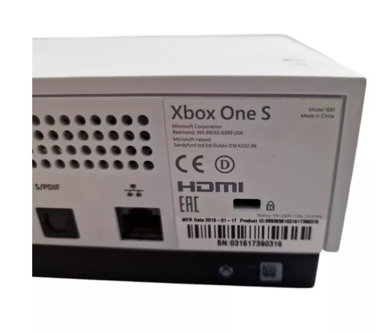 KONSOLA XBOX ONE S 1TB + PAD + UFC3