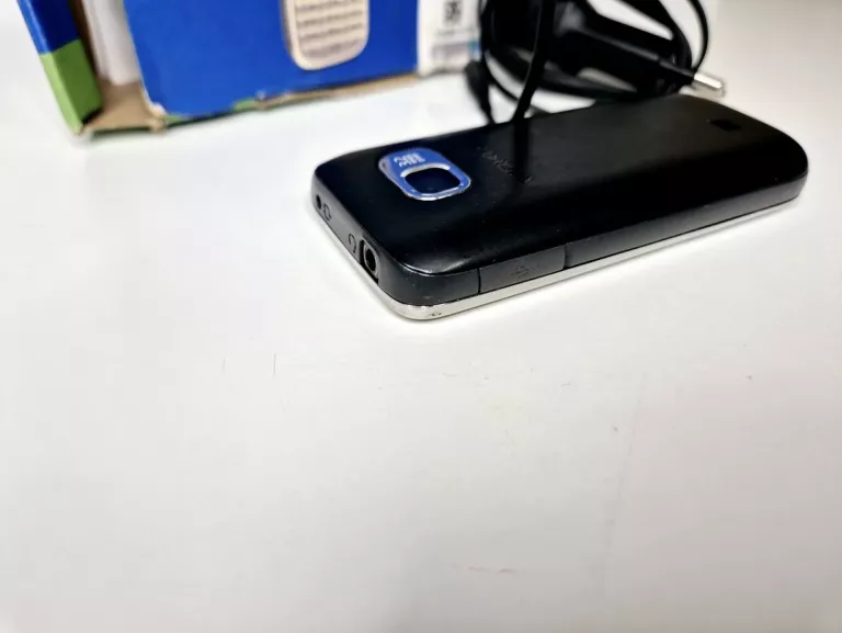 TELEFON NOKIA C2-01 + ŁADOWARKA, PUDEŁKO