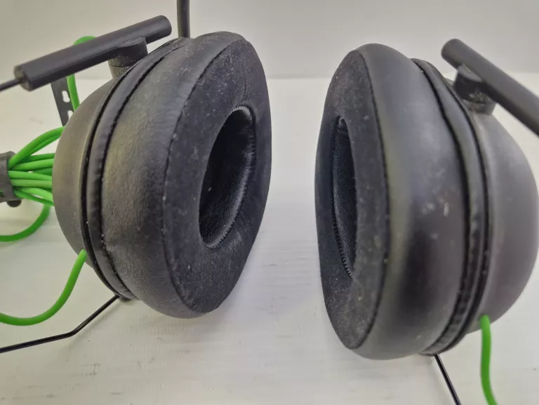 SŁUCHAWKI GAMINGOWE RAZER BBLACKSHARK V2 + K DZWIĘKOWA SOUNDBLASTER PLAY