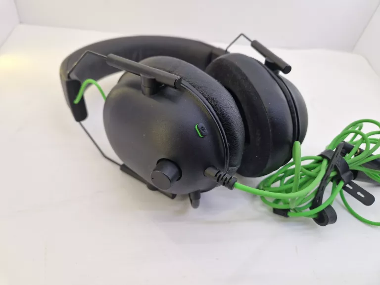 SŁUCHAWKI GAMINGOWE RAZER BBLACKSHARK V2 + K DZWIĘKOWA SOUNDBLASTER PLAY