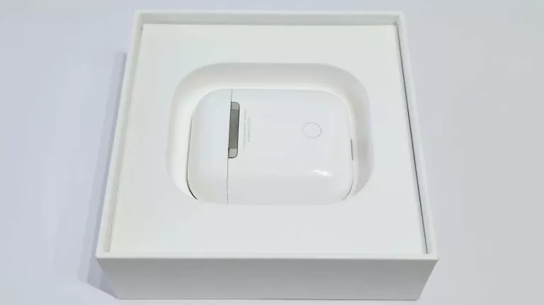 SŁUCHAWKI BLUETOOTH APPLE AIRPODS A1602