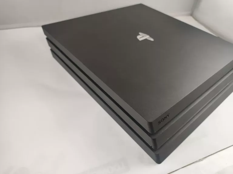 KONSOLA SONY PS4 PRO 1TB + PAD