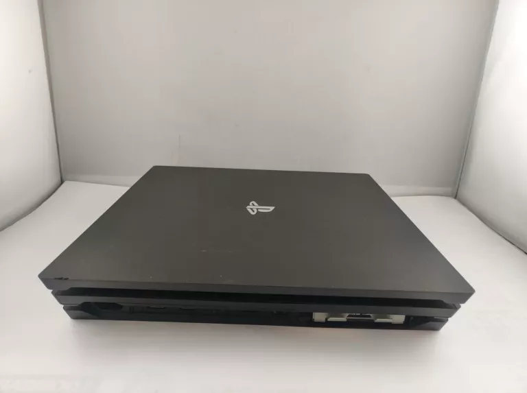 KONSOLA SONY PS4 PRO 1TB + PAD