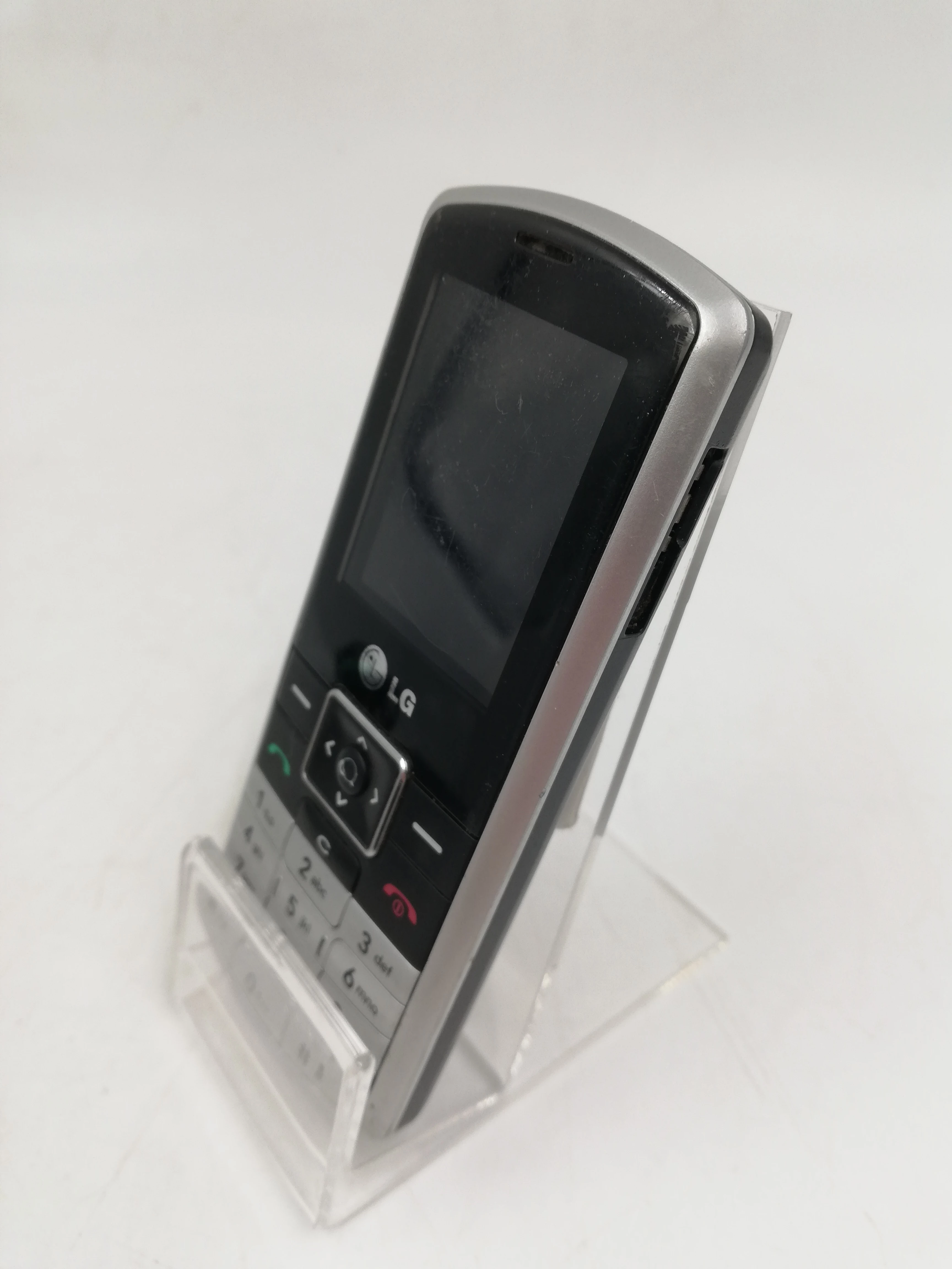telefon-lg-kp170-ladowarka-stan-11323-2