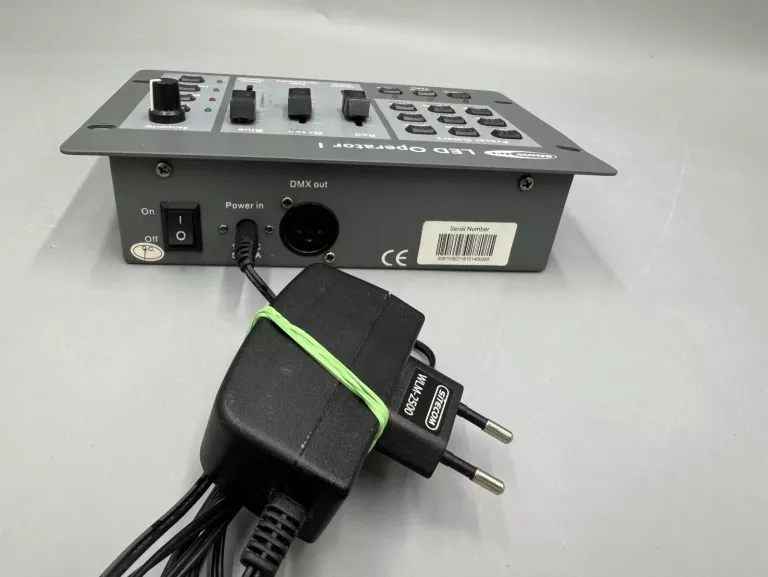 LAMPA DISCO DMX LED SPOTLIGHT/ KONTROLER SHOWTEC LED OPERAATOR I